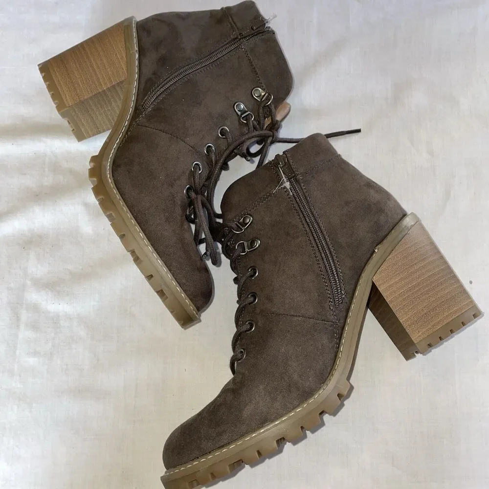 Universal Threads Heeled Booties Womens Size 9.5 Medium Brown Lace Up Block Heel